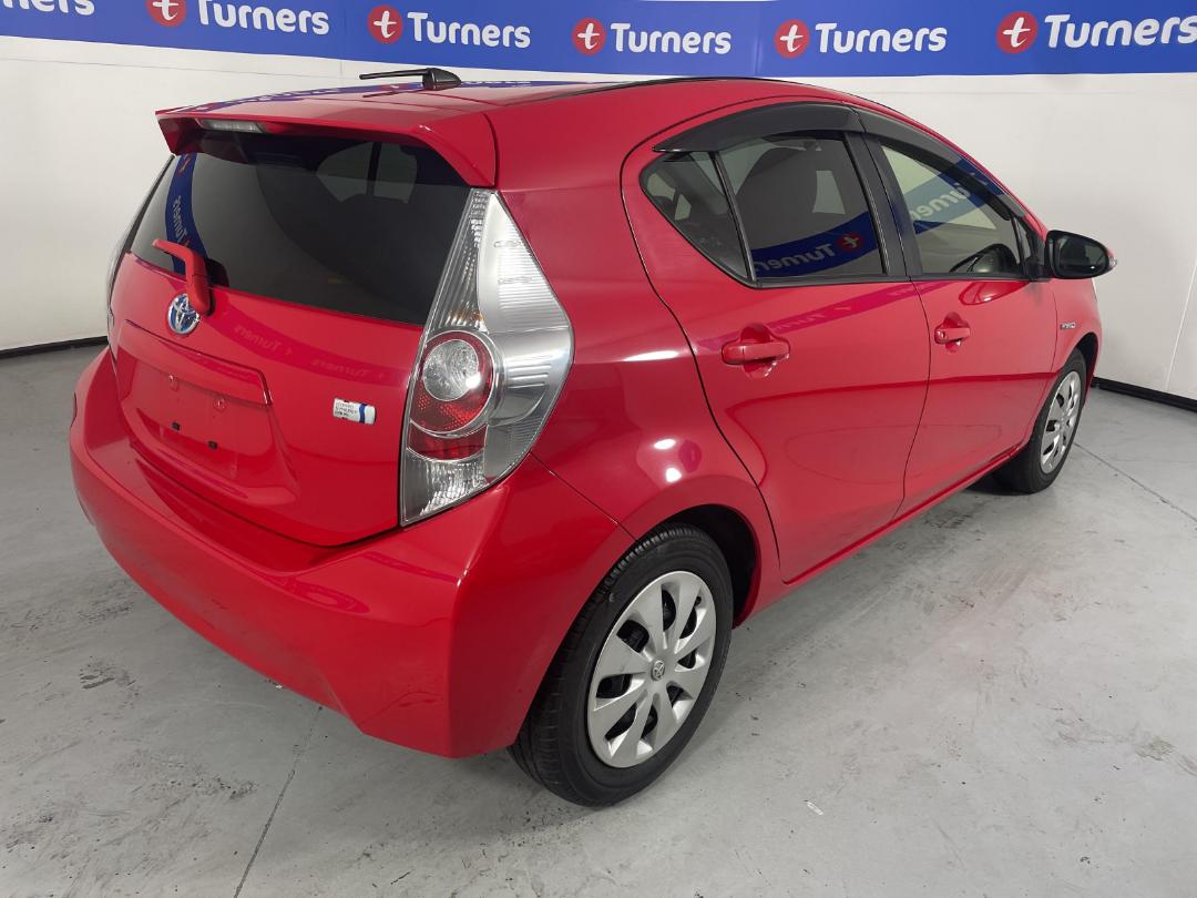 Photo '4' of Toyota Aqua Photo '4' of Toyota Aqua