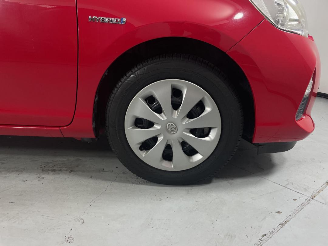 Photo '9' of Toyota Aqua Photo '9' of Toyota Aqua