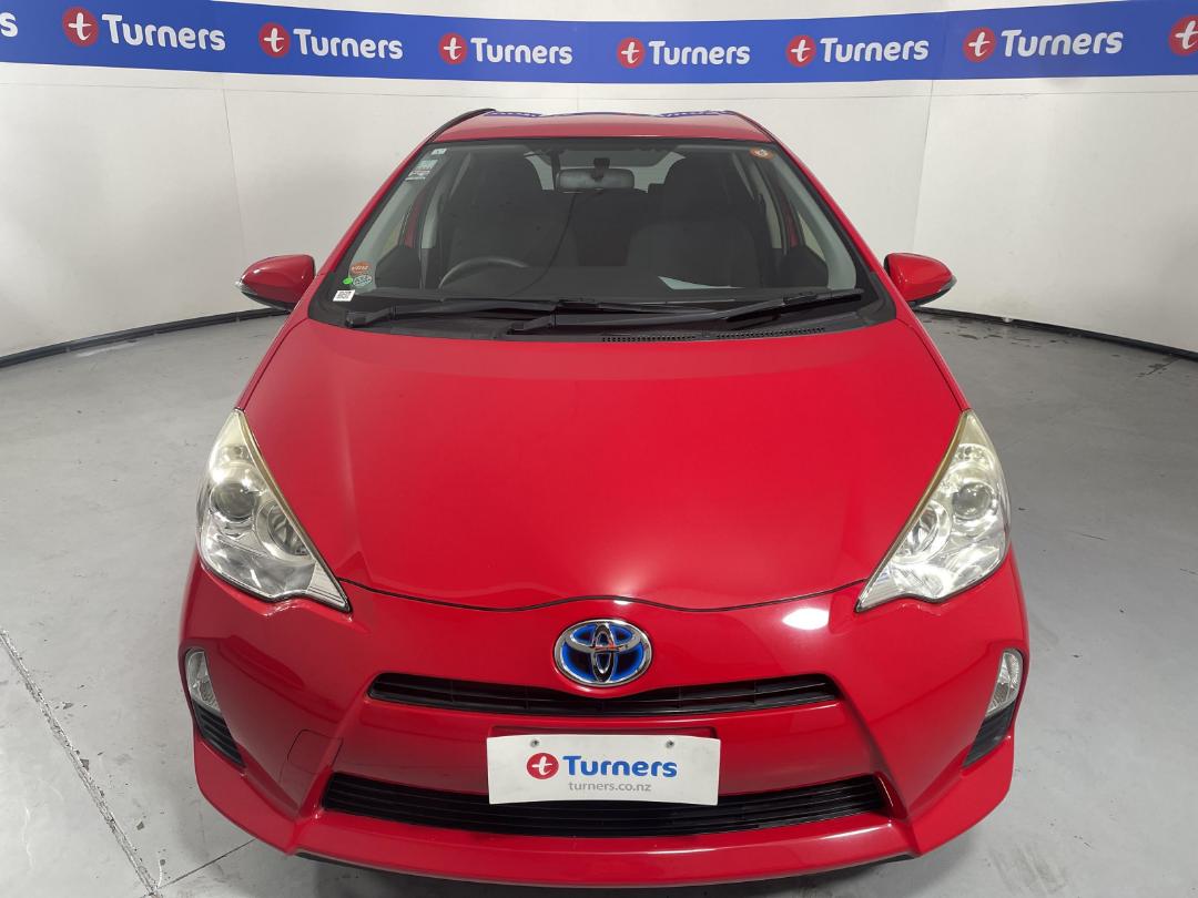 Photo '2' of Toyota Aqua Photo '2' of Toyota Aqua