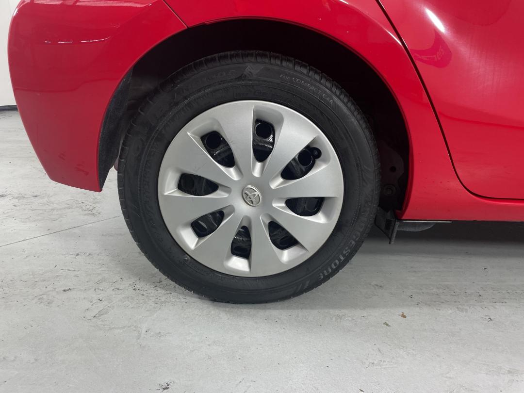 Photo '10' of Toyota Aqua Photo '10' of Toyota Aqua