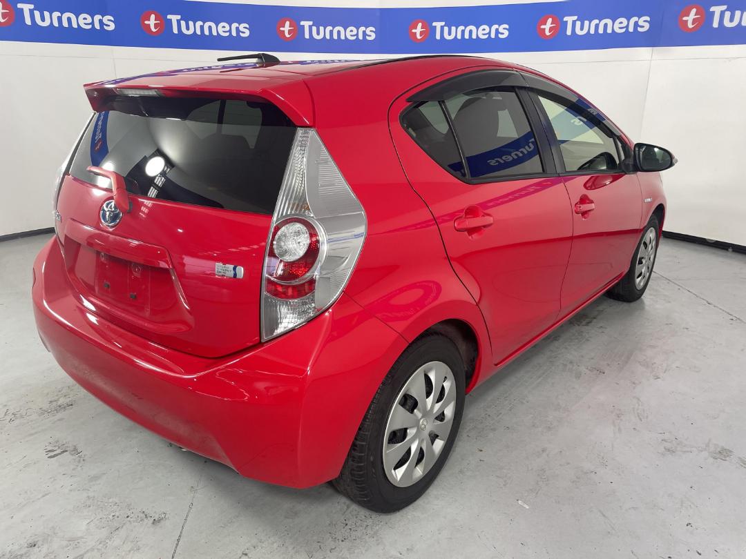 Photo '7' of Toyota Aqua Photo '7' of Toyota Aqua