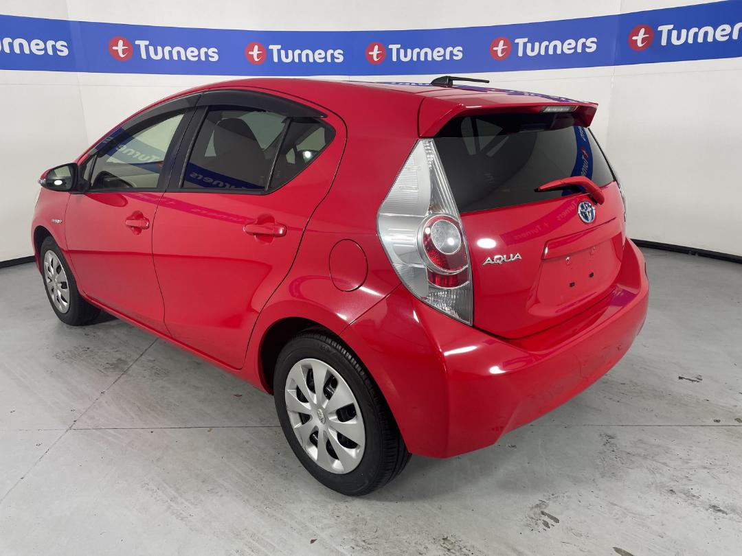 Photo '5' of Toyota Aqua Photo '5' of Toyota Aqua