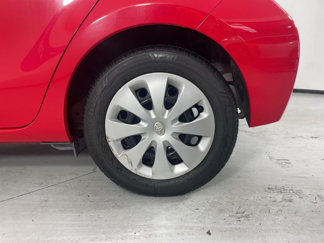 Photo '11' of Toyota Aqua Photo '11' of Toyota Aqua