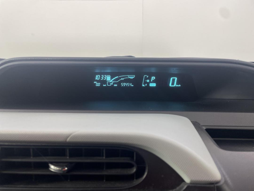 Photo '21' of Toyota Aqua Photo '21' of Toyota Aqua