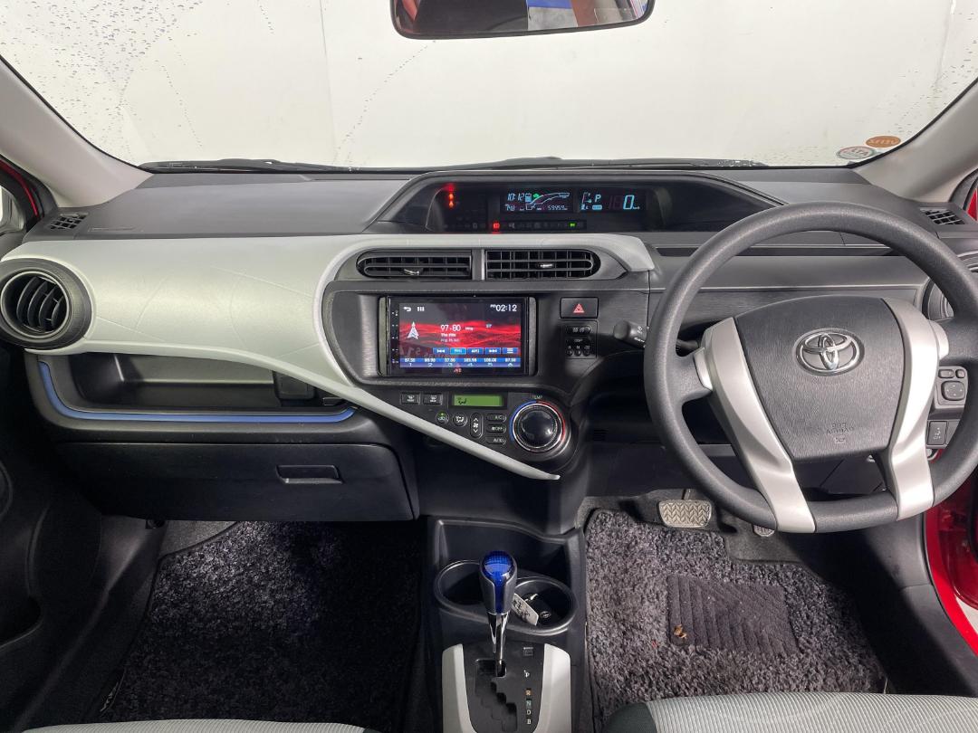 Photo '17' of Toyota Aqua Photo '17' of Toyota Aqua