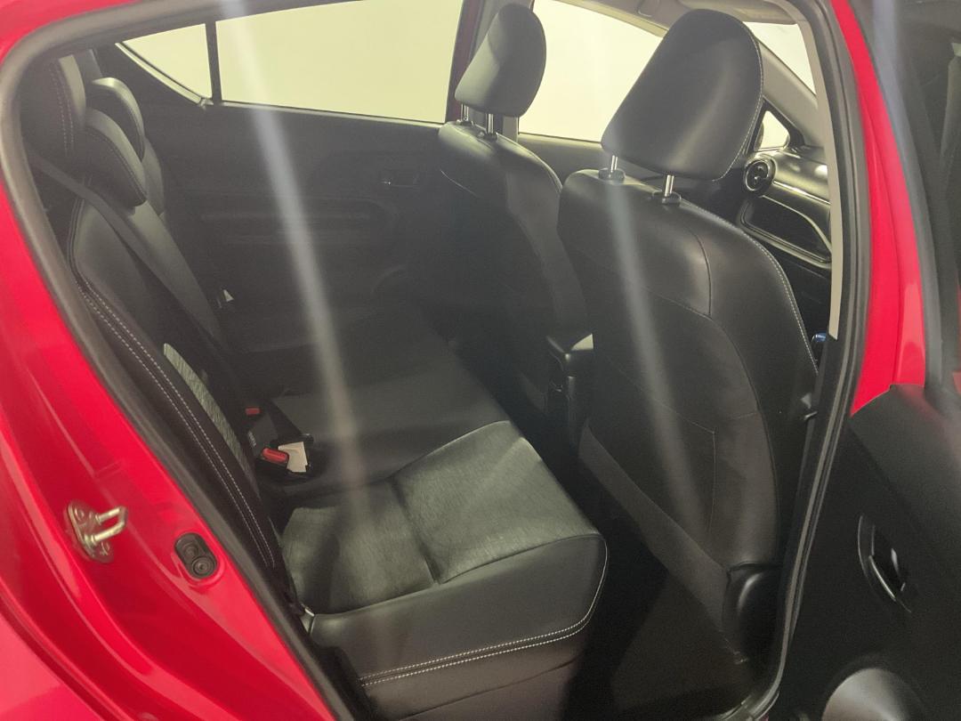 Photo '20' of Toyota Aqua Photo '20' of Toyota Aqua