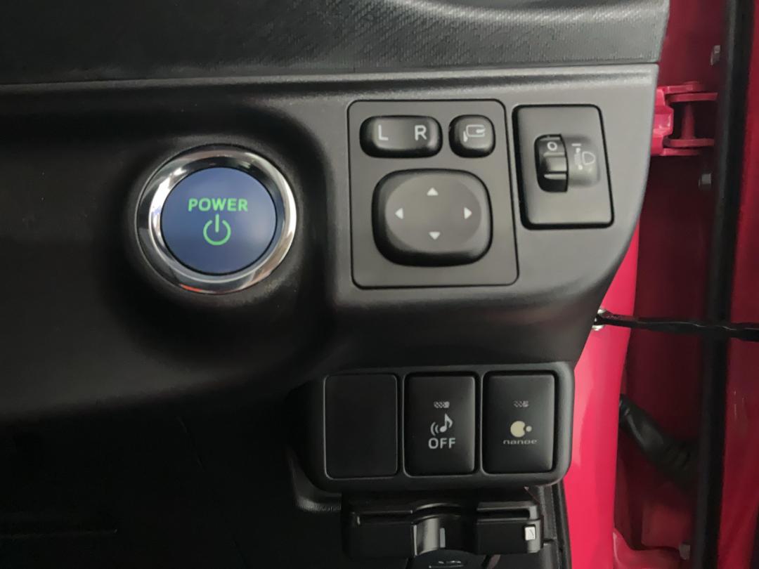 Photo '24' of Toyota Aqua Photo '24' of Toyota Aqua