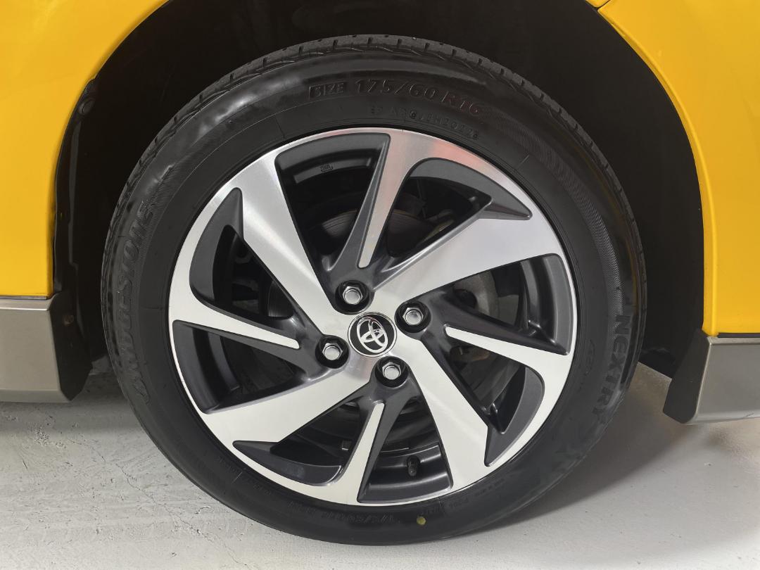 Photo '9' of Toyota Aqua Photo '9' of Toyota Aqua