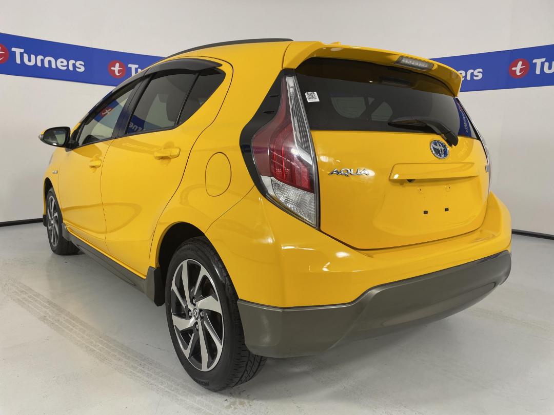 Photo '5' of Toyota Aqua Photo '5' of Toyota Aqua