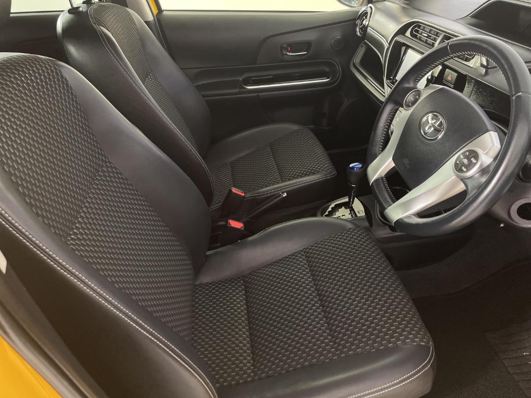 Photo '16' of Toyota Aqua Photo '16' of Toyota Aqua