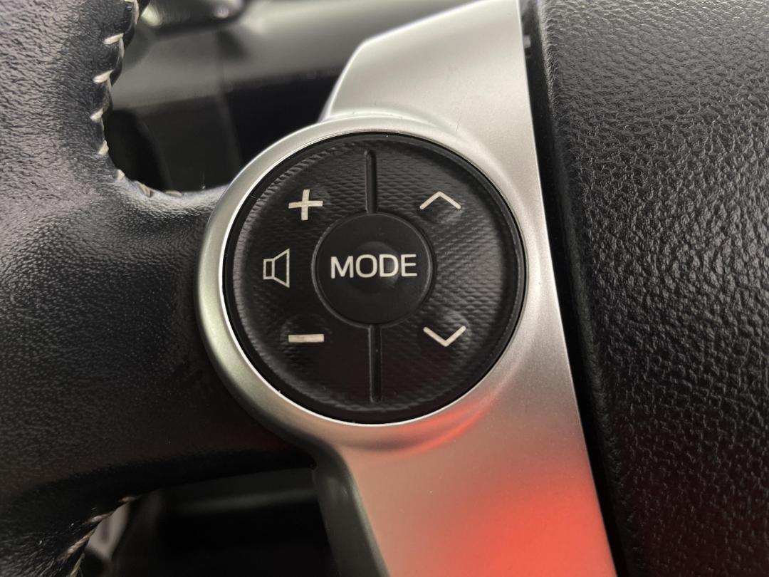 Photo '26' of Toyota Aqua Photo '26' of Toyota Aqua