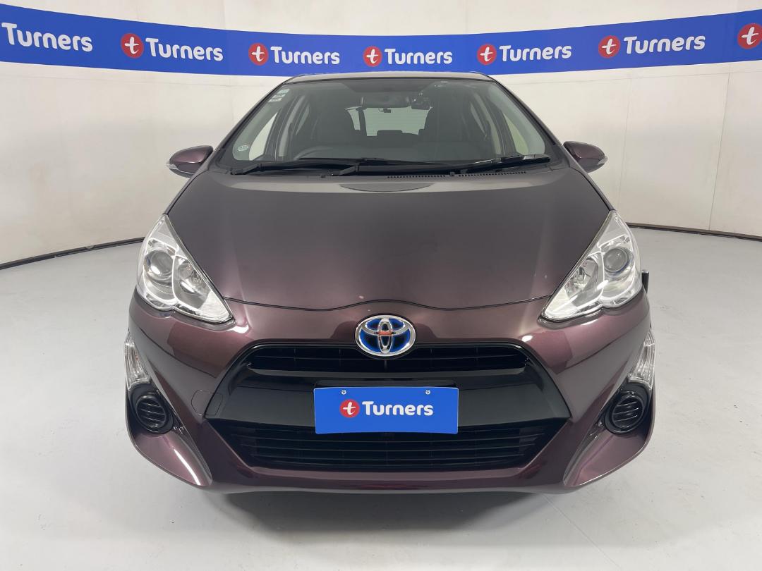 Photo '2' of Toyota Aqua Photo '2' of Toyota Aqua