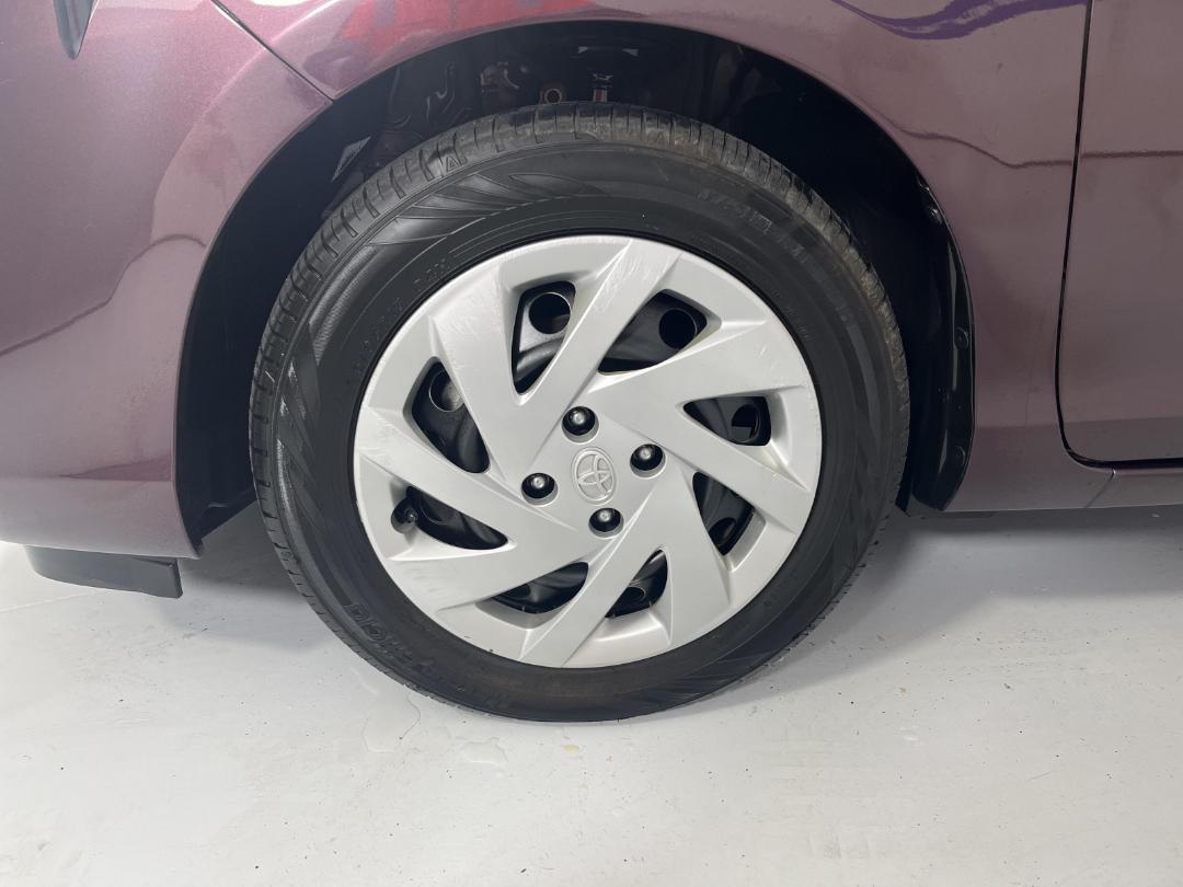 Photo '10' of Toyota Aqua Photo '10' of Toyota Aqua