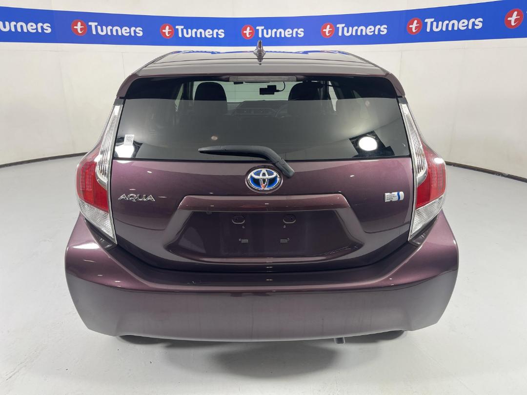 Photo '6' of Toyota Aqua Photo '6' of Toyota Aqua