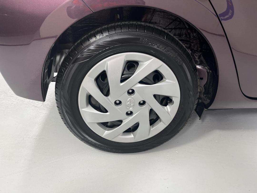 Photo '12' of Toyota Aqua Photo '12' of Toyota Aqua