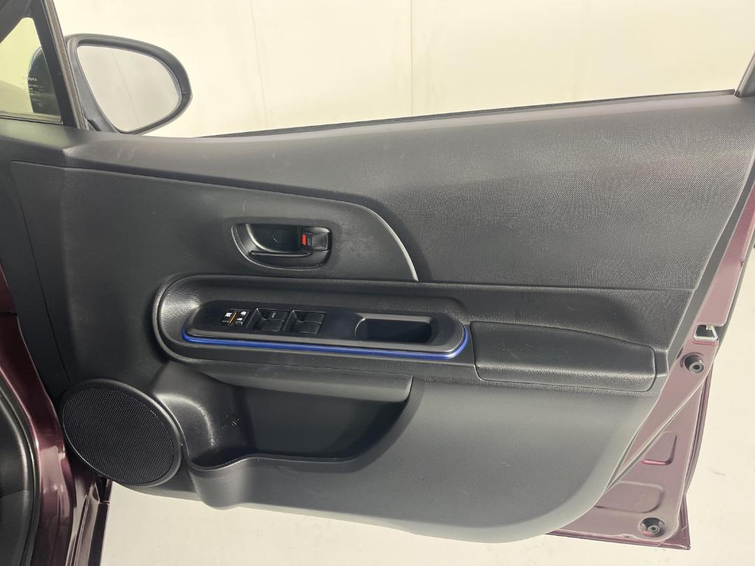 Photo '15' of Toyota Aqua Photo '15' of Toyota Aqua