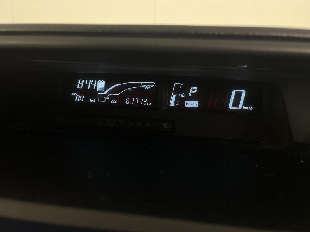 Photo '21' of Toyota Aqua Photo '21' of Toyota Aqua