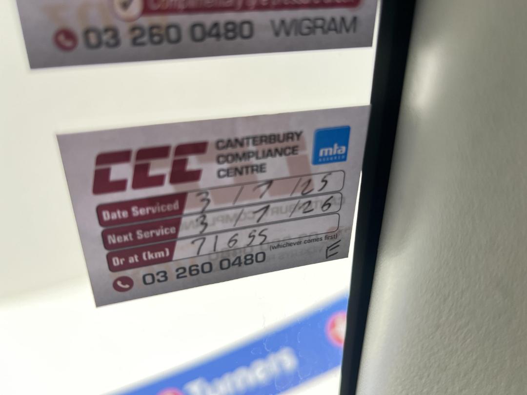 Photo '24' of Toyota Aqua Photo '24' of Toyota Aqua