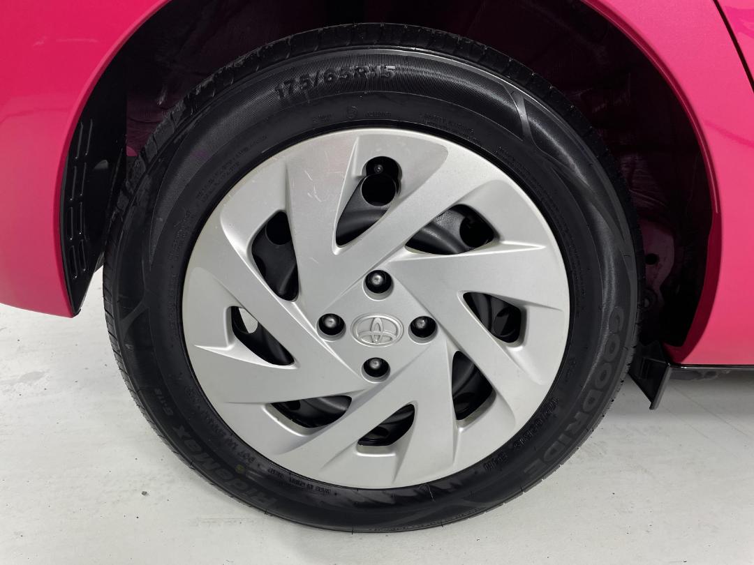 Photo '12' of Toyota Aqua Photo '12' of Toyota Aqua