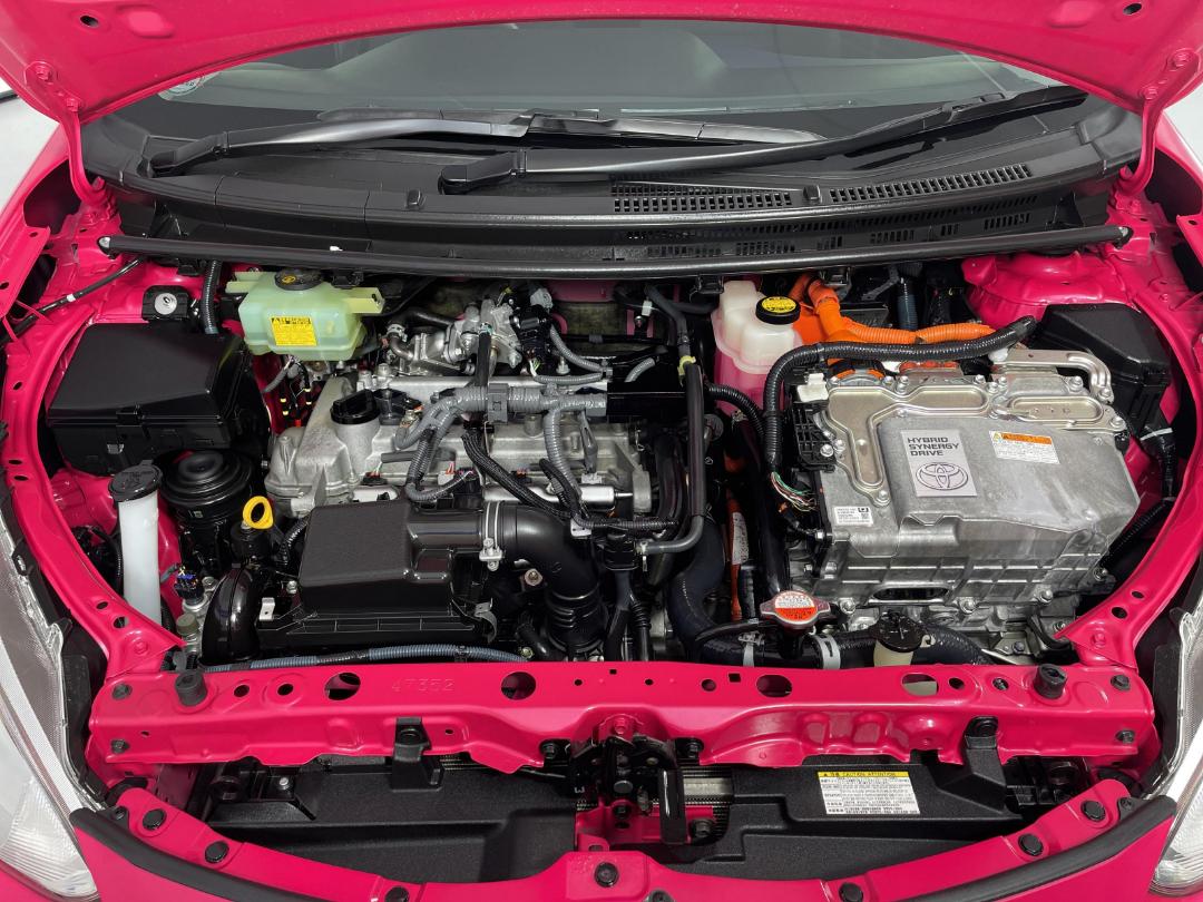 Photo '13' of Toyota Aqua Photo '13' of Toyota Aqua