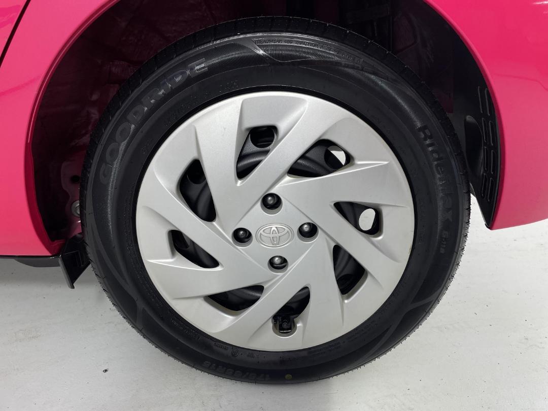 Photo '11' of Toyota Aqua Photo '11' of Toyota Aqua