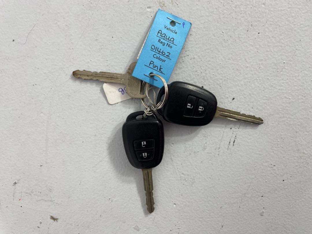 Photo '22' of Toyota Aqua Photo '22' of Toyota Aqua