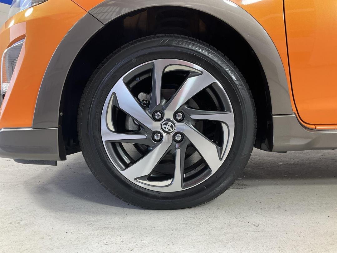 Photo '10' of Toyota Aqua Photo '10' of Toyota Aqua