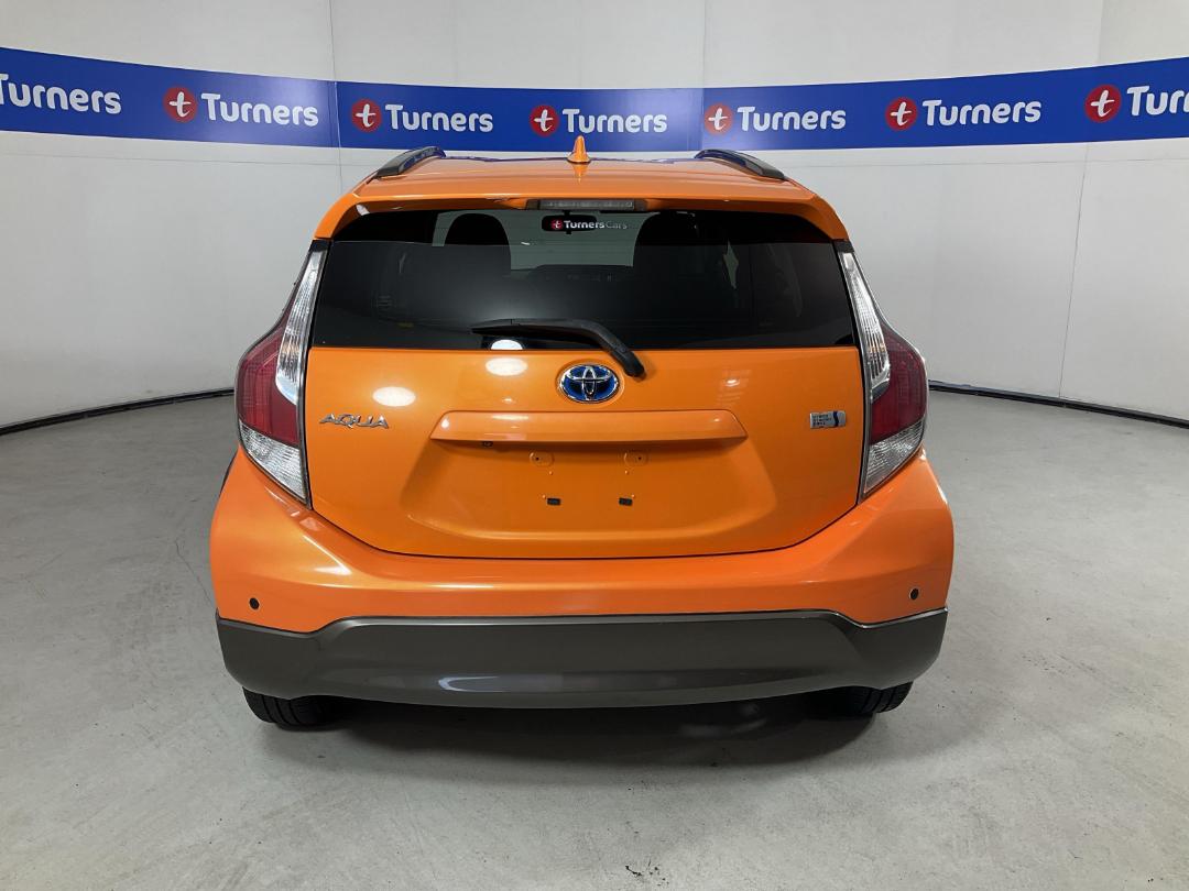 Photo '6' of Toyota Aqua Photo '6' of Toyota Aqua