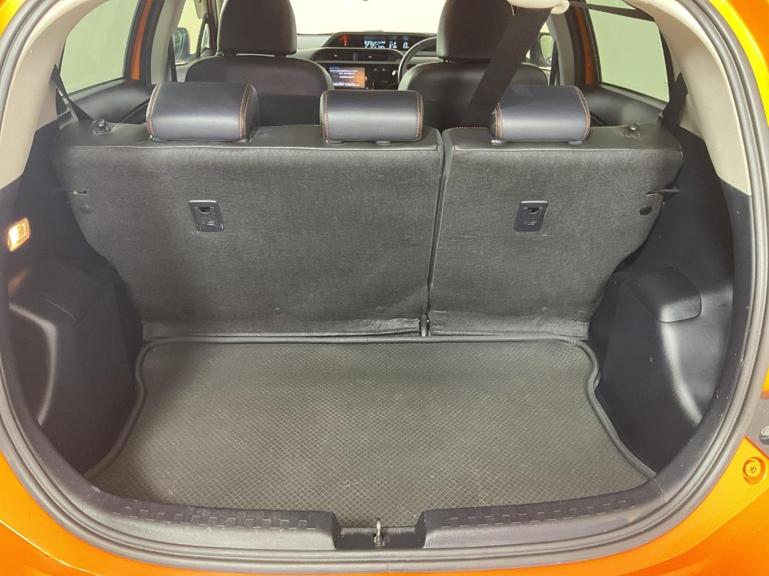 Photo '14' of Toyota Aqua Photo '14' of Toyota Aqua