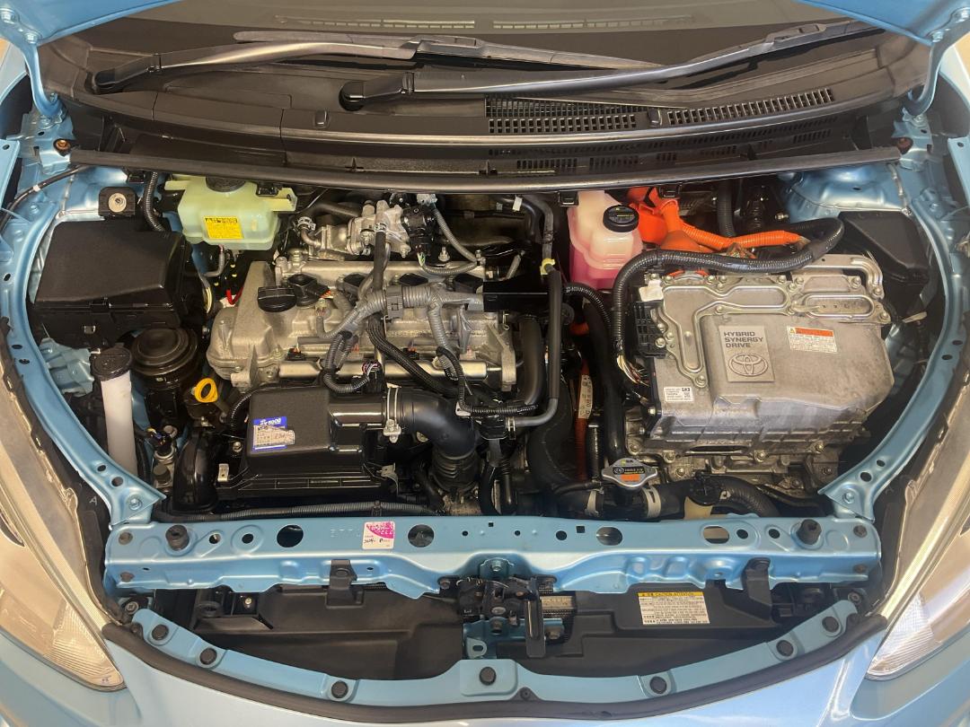 Photo '13' of Toyota Aqua