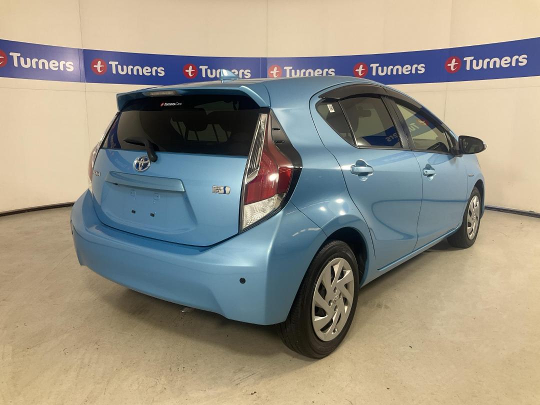 Photo '7' of Toyota Aqua