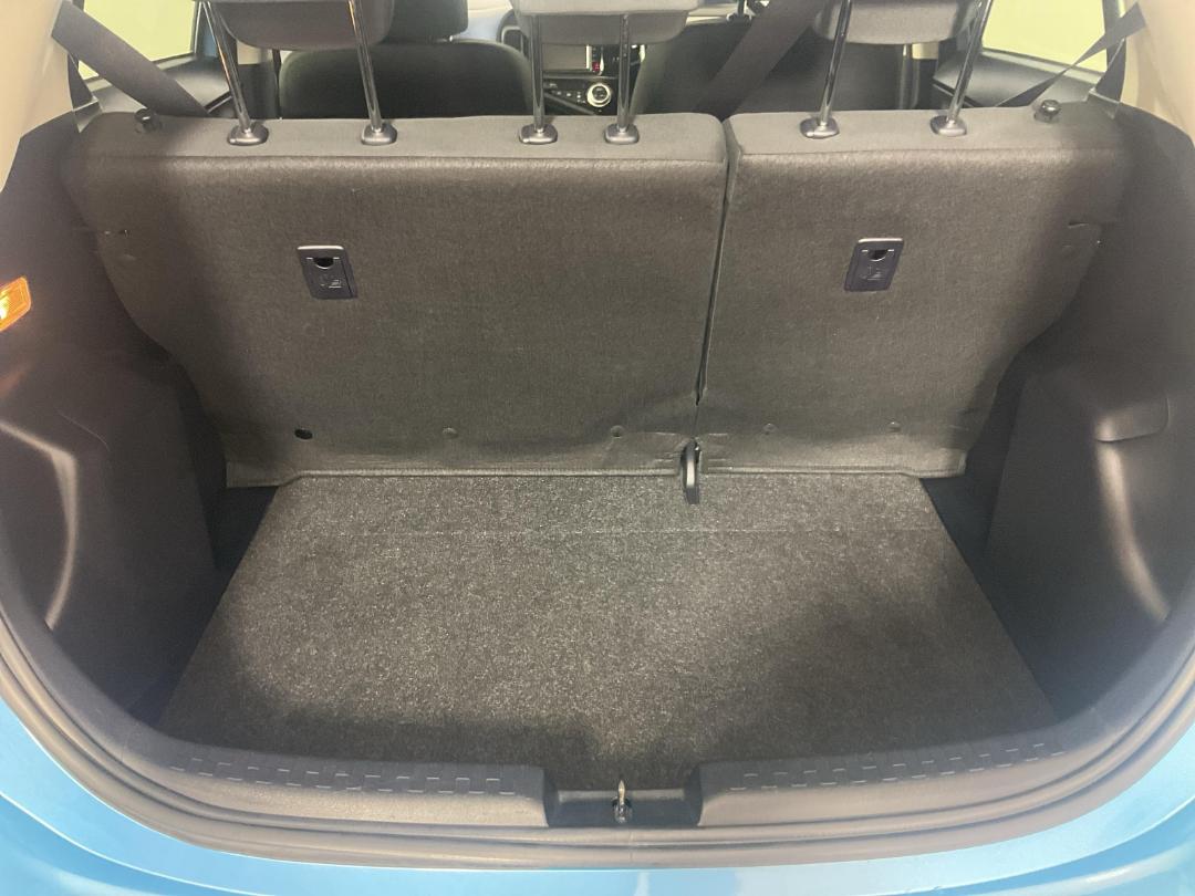 Photo '14' of Toyota Aqua