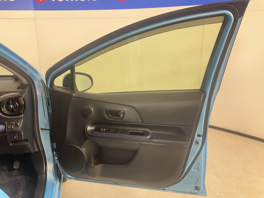 Photo '15' of Toyota Aqua