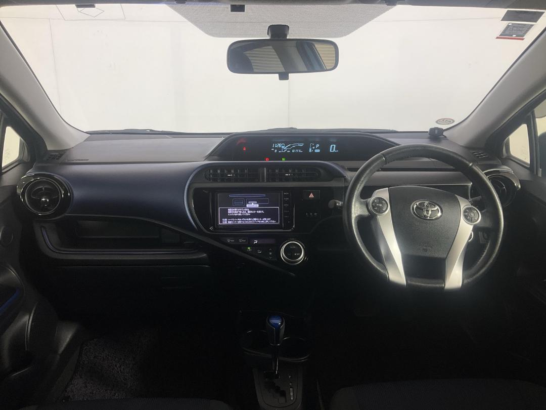 Photo '17' of Toyota Aqua