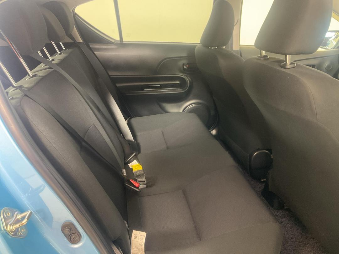 Photo '20' of Toyota Aqua