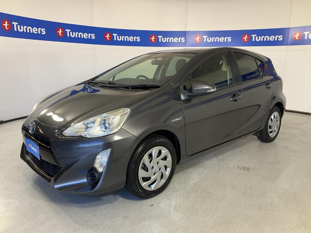 Photo '4' of Toyota Aqua Photo '4' of Toyota Aqua