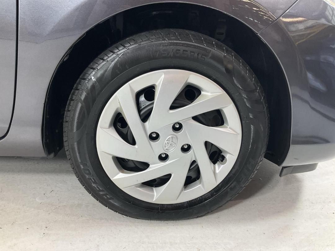 Photo '9' of Toyota Aqua Photo '9' of Toyota Aqua