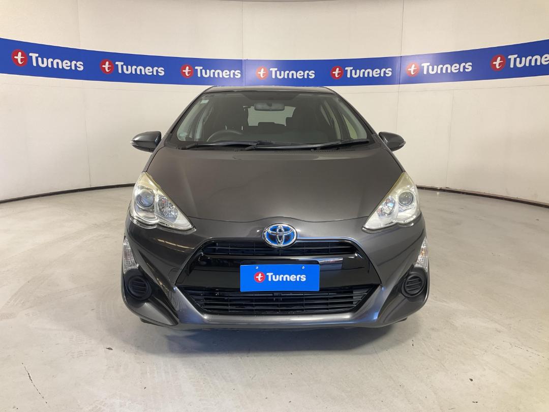 Photo '2' of Toyota Aqua Photo '2' of Toyota Aqua