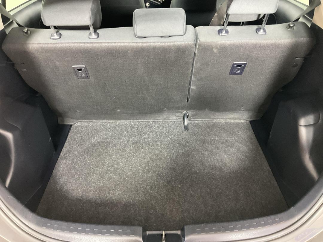 Photo '14' of Toyota Aqua Photo '14' of Toyota Aqua