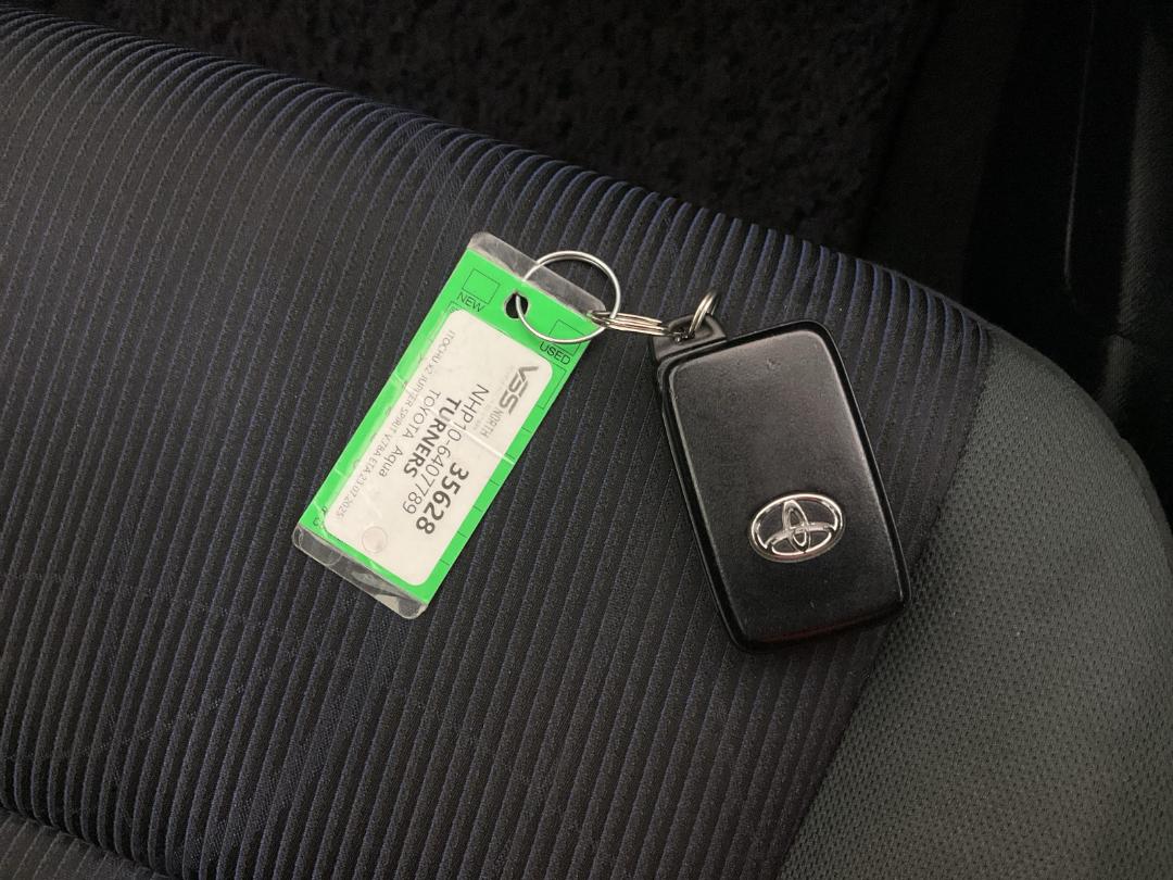 Photo '22' of Toyota Aqua Photo '22' of Toyota Aqua