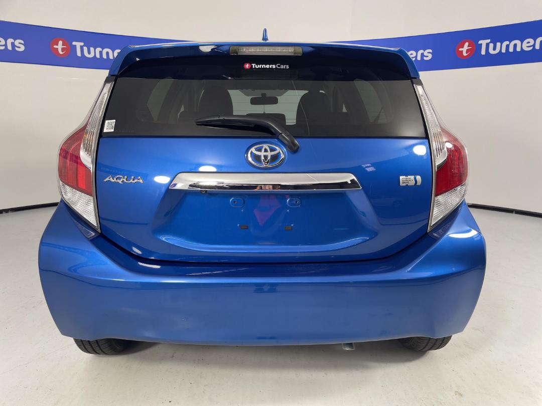 Photo '6' of Toyota Aqua Photo '6' of Toyota Aqua