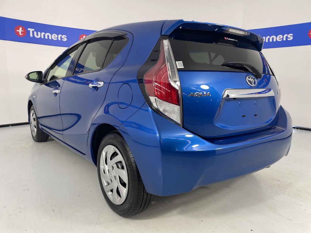 Photo '5' of Toyota Aqua Photo '5' of Toyota Aqua