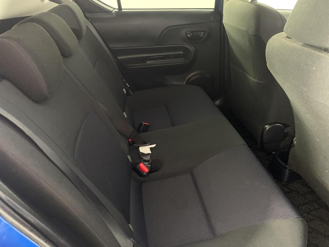 Photo '20' of Toyota Aqua Photo '20' of Toyota Aqua