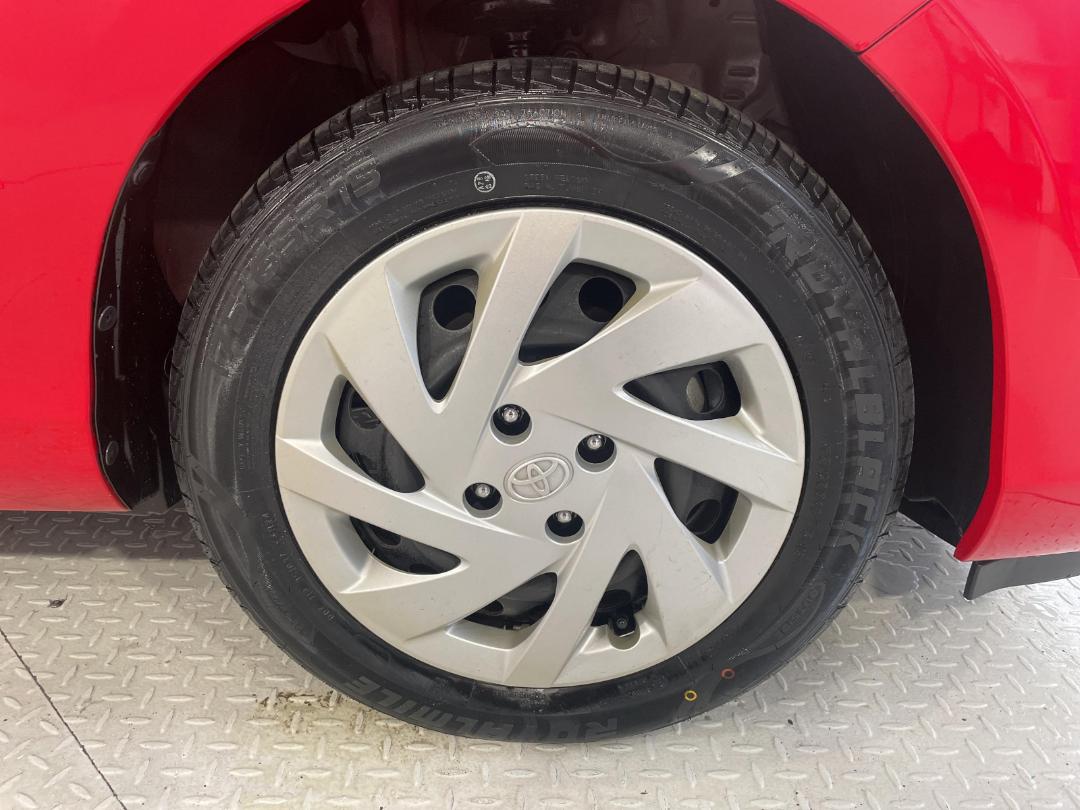 Photo '9' of Toyota Aqua Photo '9' of Toyota Aqua