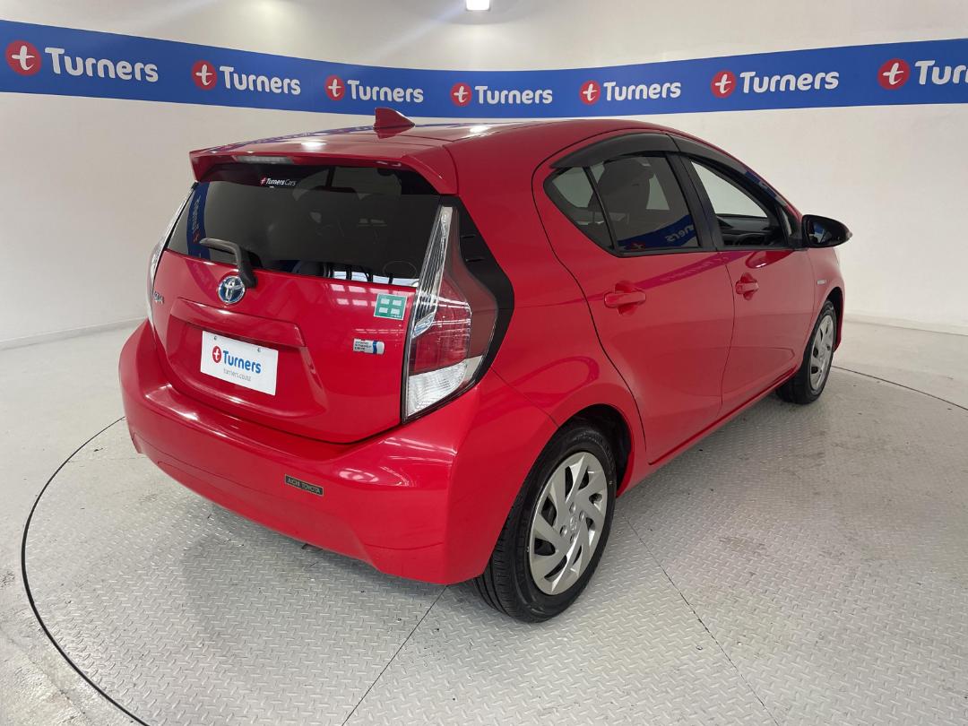 Photo '7' of Toyota Aqua Photo '7' of Toyota Aqua