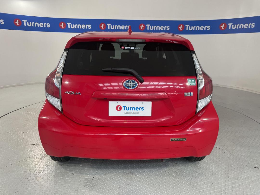 Photo '6' of Toyota Aqua Photo '6' of Toyota Aqua