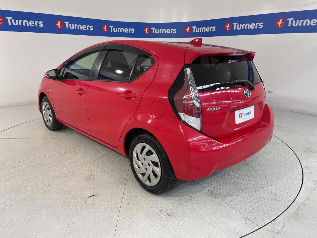 Photo '5' of Toyota Aqua Photo '5' of Toyota Aqua