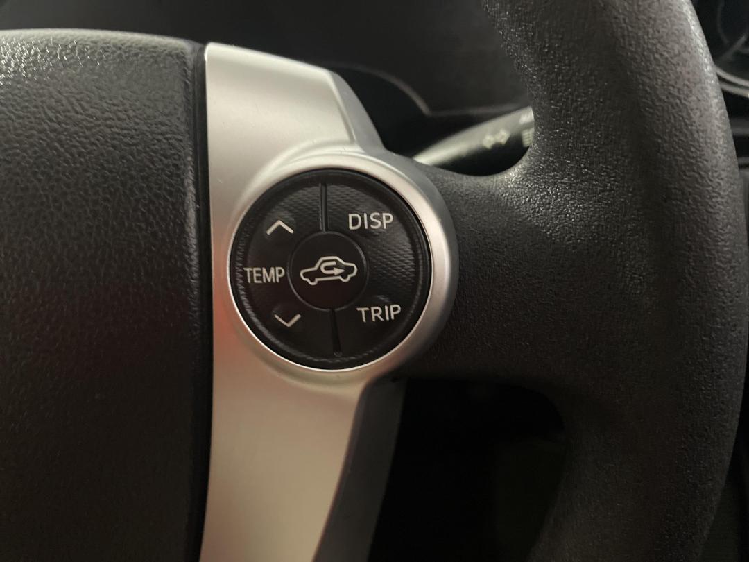 Photo '25' of Toyota Aqua Photo '25' of Toyota Aqua