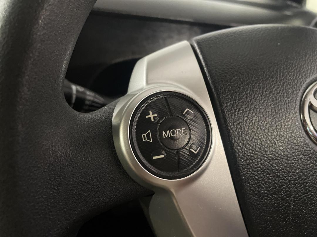 Photo '24' of Toyota Aqua Photo '24' of Toyota Aqua