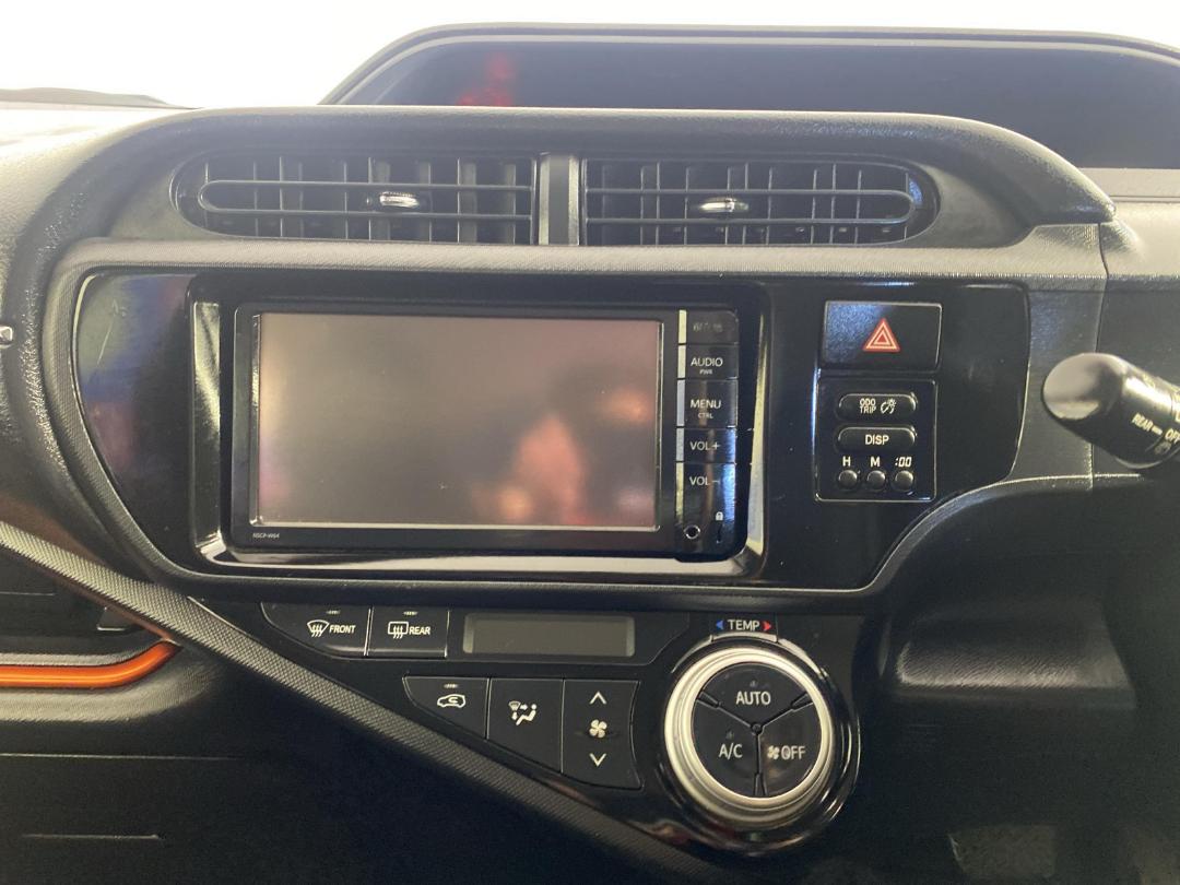 Photo '18' of Toyota Aqua Photo '18' of Toyota Aqua